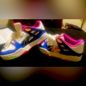 Blueamazing pumas size 8 new